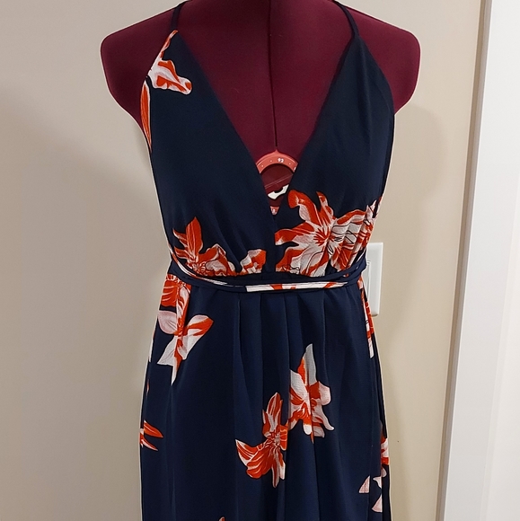 Deep V Maxi Floral Dress - Picture 5 of 7